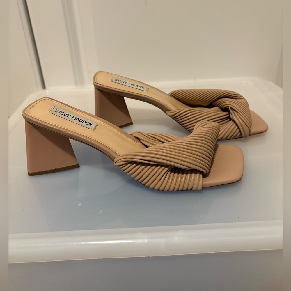 Steve Madden Nude Block Heel Sandals